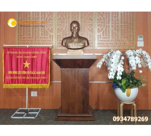 Cửa hàng bán tượng Bác Hồ bằng đồng 