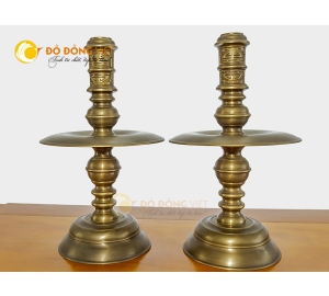 Đôi chân nến thờ bằng đồng vàng hun trơn