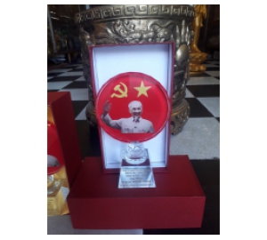 Kỷ niệm chương hình chân dung Bác Hồ