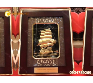 Tranh đồng thuận buồm xuôi gió mạ vàng