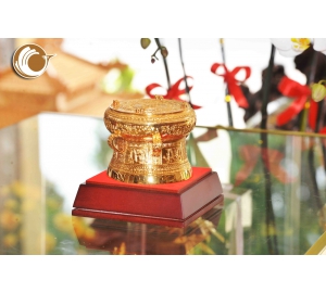 Trống đồng mạ vàng 24k đường kính 8cm tại Đồ đồng Việt