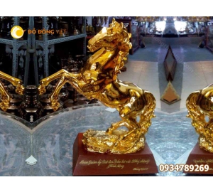 Tượng ngựa bằng đồng mạ vàng phong thủy