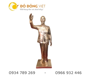 Tượng Bác Hồ bằng đồng vẫy tay
