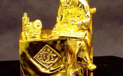 Tìm hiểu về tượng quản gia bằng đồng 24k