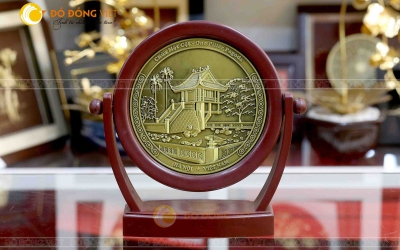 Đĩa đồng biểu trưng chùa Một Cột- quà tặng lưu niệm giá rẻ