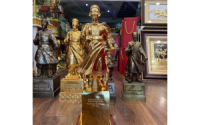 TOP 6 MẪU TƯỢNG TRẦN HƯNG ĐẠO ĐỂ BÀN CAO CẤP, ĐẸP NHẤT HIỆN NAY