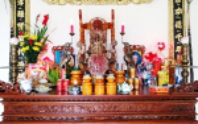 Cách treo hoành phi câu đối nơi thờ cúng