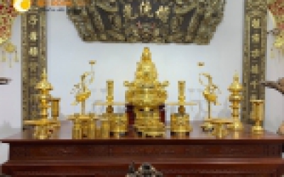 Có nên thờ hạc trên bàn thờ gia tiên?