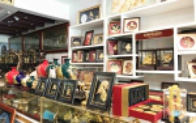 Cửa hàng bán quà tặng vàng đẹp sang trọng tại TP HCM