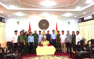 Đồ đồng việt tổ chức thiện nguyện Đúc tượng đồng bác Hồ tại TP Đông hà, Tỉnh Quảng trị