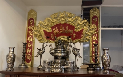 Hoành phi câu đối Đức Lưu Quang, giá bán hoành phi câu đối