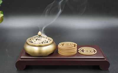 LƯ ĐỐT TRẦM DÁT VÀNG 24K VỚI TẠO HÌNH HOÀNH TRÁNG, ẤN TƯỢNG