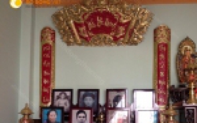 Một số kiêng kị khi bài trí bàn thờ gia tiên với bộ tam sự