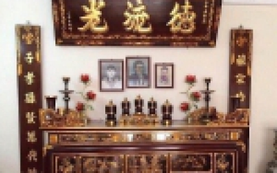 Người sinh năm 1982 nên chọn bàn thờ hướng nào?
