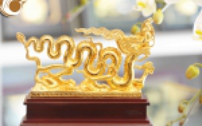Quà tặng linh vật dát vàng đẹp tinh xảo từng chi tiết