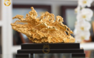 Tượng bát mã truy phong bằng đồng dát vàng 24k đẹp tinh xảo