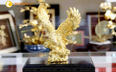 Tượng đại bàng mạ vàng đẹp tinh xảo của Đồ đồng Việt